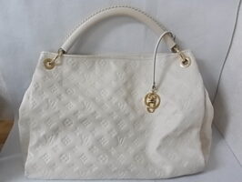 ルイヴィトン（LOUIS VUITTON）Ｍ93449 アーツィＭＭ