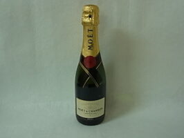 モエエシャンドン（moet&chandon）白　ハーフ　375ml