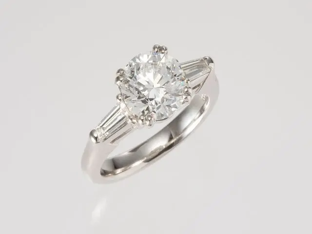 【宝石買取】ダイヤモンドを高く売るなら買取相場表